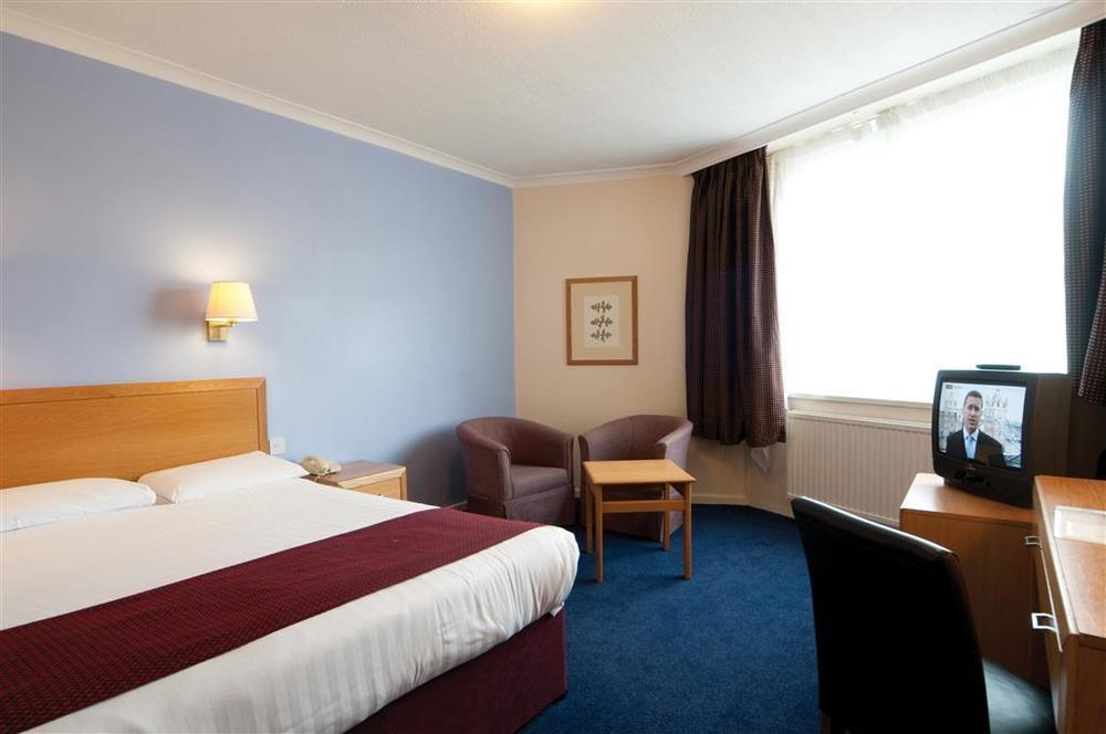 The Bell Hotel Epping Habitación foto